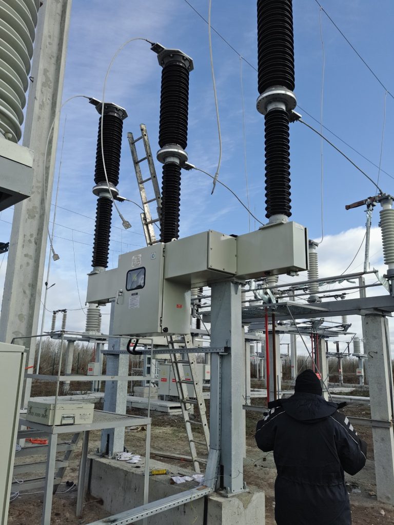 SF6 CIRCUIT BREAKERS 35 – 330 kV